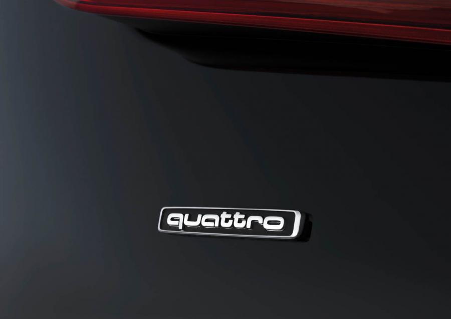 Логотип Audi A1 Quattro (8X) 2012 года  (фото 45 из 53)
